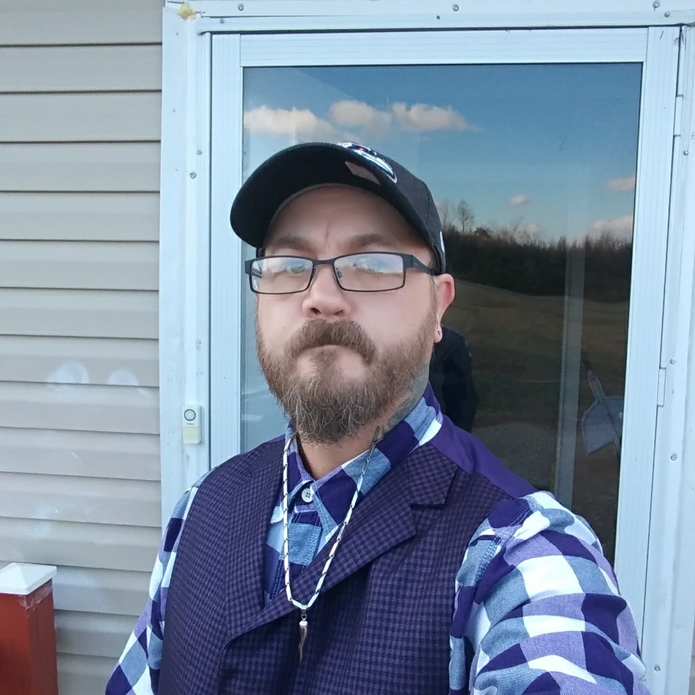 Meet your Posher, Dennis